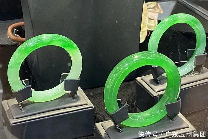 奢侈品|展会级别的翡翠长什么样,开眼!
