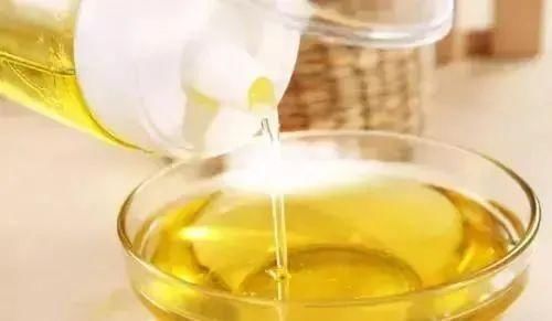  喝酒|26岁女子，心梗离世，不抽烟不喝酒，祸根：一种东西当水喝