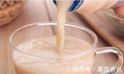 孩子|这5种食物尽量少给孩子吃,会损害孩子的智力,还会让孩子变肥胖