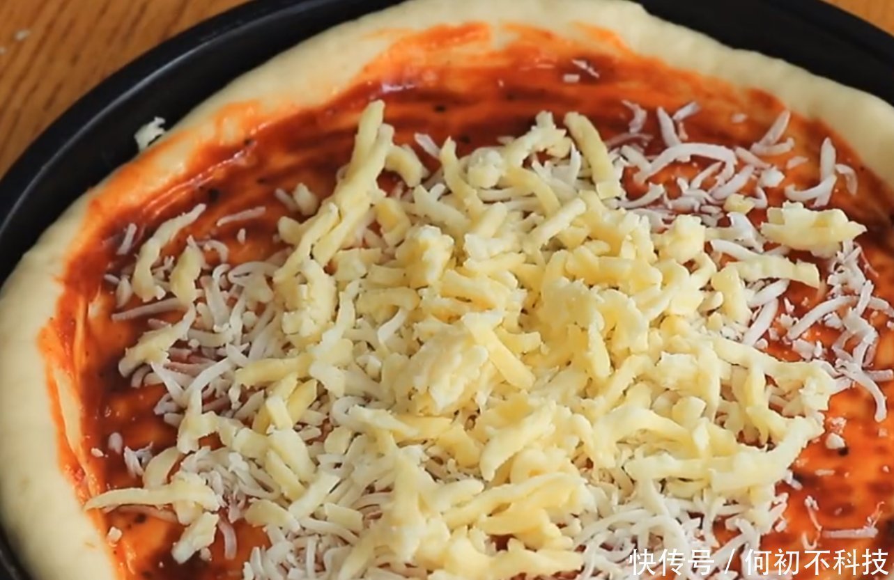 奶酪|想吃披萨不用出去买，自己在家做，15块钱成本，做一次吃半月不坏