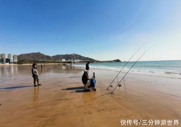 青岛名字最不好听的海滩，风景却超美，不仅门票免费地铁还直达