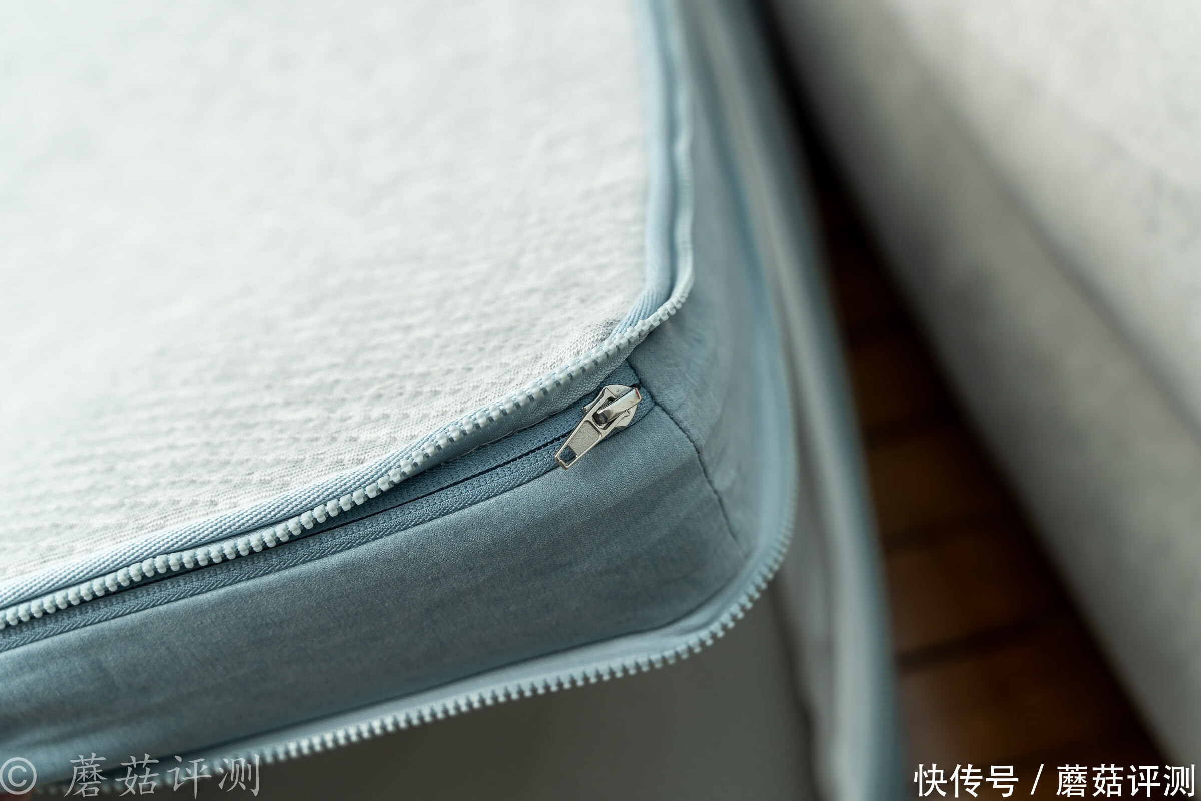 床垫|软硬兼具，好睡舒适、网易云舒零压感软硬两用弹簧床垫 体验评测