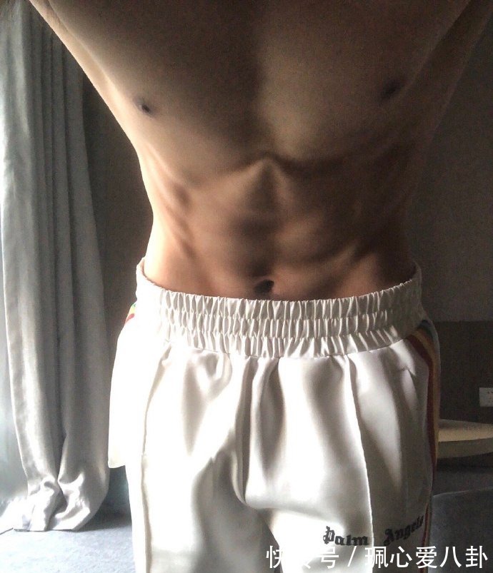 痞子|长春大学旅游学院肌肉学霸,肌肉漂亮帅气,痞子味儿十足!