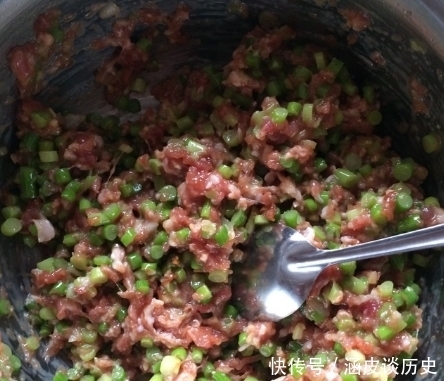 多汁|喜欢吃饺子的别错过这馅,很多人没吃过,鲜嫩多汁,比韭菜馅还鲜