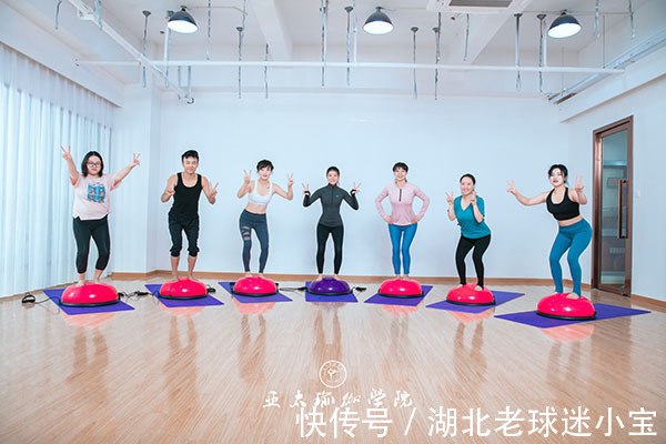 瑜伽|一个合格的瑜伽教练得学多久