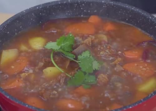 孩子爱吃的红焖羊肉,做法简单,味道鲜美,吃一次念念不忘