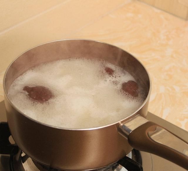 雪蛤桃胶银耳羹，多了这一步，出胶浓郁，爽滑美味，别偷懒了