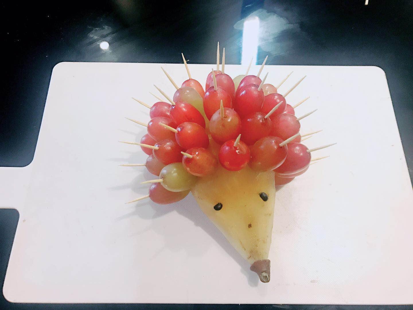 香蕉|幼儿园亲子活动用水果做动物，看到最后一个，老师不淡定了