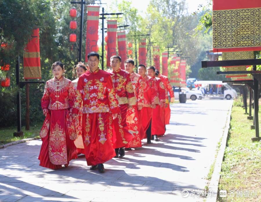 中式 浪漫！沂水天上王城的中式集体婚礼
