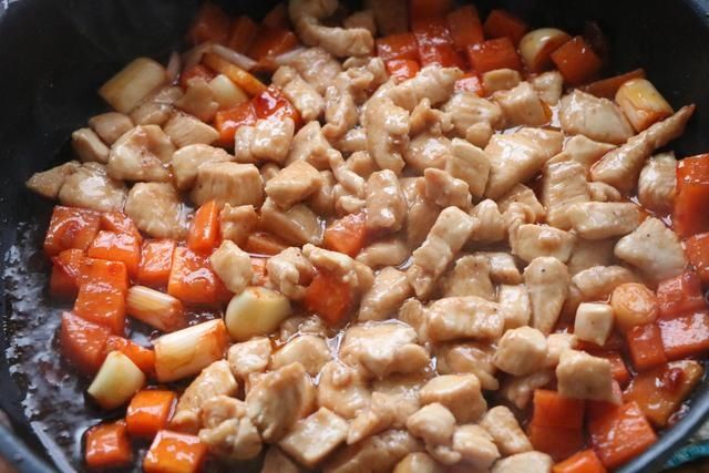 天气冷,这道下饭菜一定要试试,吃一次就上瘾,小朋友太喜欢吃了