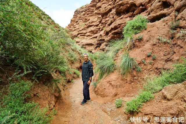 66岁退休老人独自旅行全中国，一路坐火车住旅社，堪称现代徐霞客