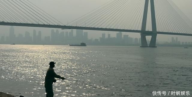 钓白条有技巧，并不是使用腥饵那么简单，想钓得好这几点尤为重要