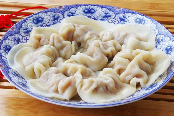 调肉馅,先放油还是先放盐大厨分享正确做法,肉馅鲜美又多汁