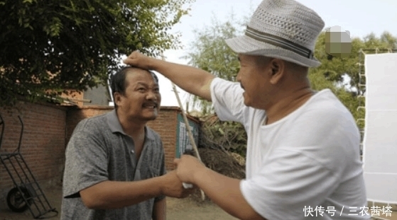 老人|老人常说: “无傻不成村”, 网友: 别人笑我太疯癫, 我笑他人看不穿!