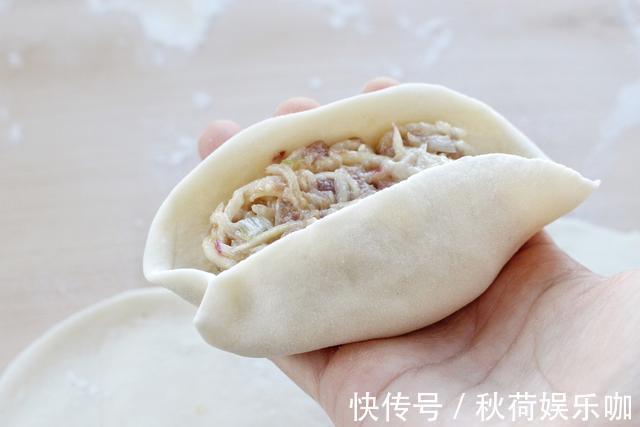 做法|教你既好看又好吃的包子做法，透白暄软口感鲜美，出锅就被抢光了