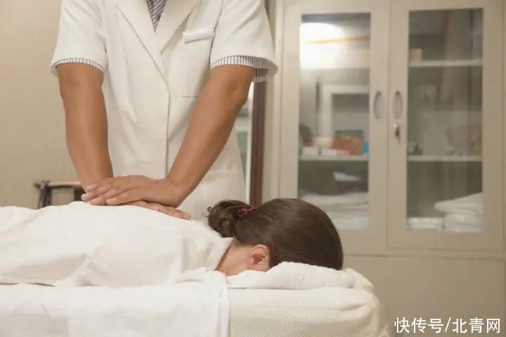 肌肉|知名女星得了此病冲上热搜！本人悔恨：天天贪图舒爽！很多人都在这么做