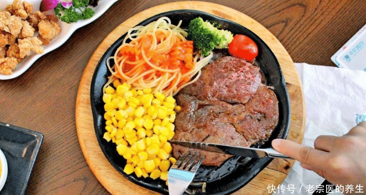 主食|同样是吃牛排,为什么我们还得吃主食而欧美人吃一块就饱了