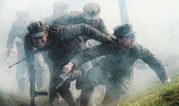 地位|他是西路军幸存将领，地位和徐向前一样高，没找回组织，饥荒饿死