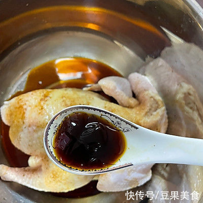 外焦里嫩爆汁烤全鸡-烤箱版