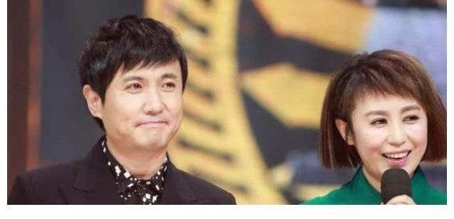 他6次上春晚却3次失误,每次失误都成经典,网友:躺着都能赢!