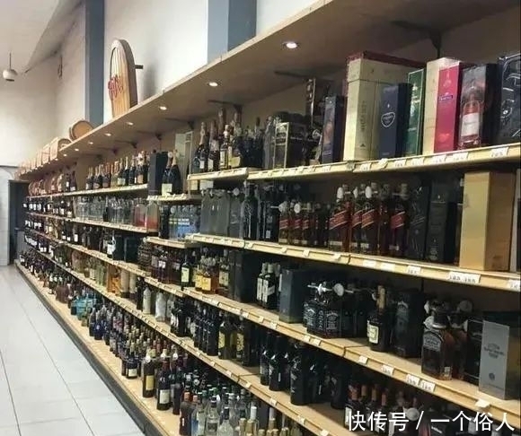 我在非洲的苦逼生活,替老板管黑人,一斤青菜卖40元,牛肉卖8块