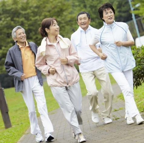 命长|60岁大妈晨练时去世,大夫怒斥如此锻炼,就是在嫌自己命长