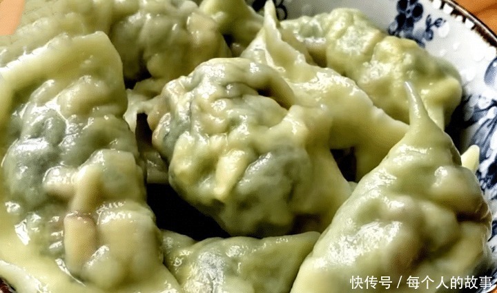  秋天遇到此菜我从不手软，营养极高，做成水饺，比韭菜茴香还好吃