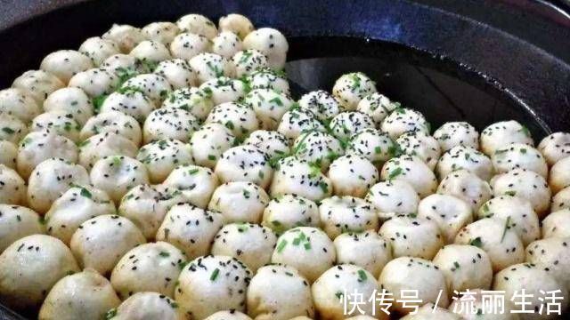 别再蒸馒头了，把它做成美味的生煎包，它们味道更好