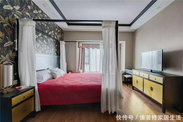 客厅|128㎡新中式装修,客厅搭配黑色皮沙发,既时尚又上档次