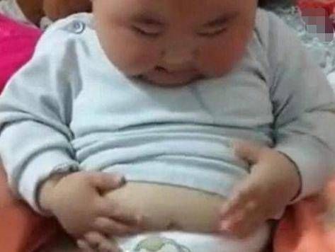 孩子|妈妈出差把2岁孩子送给奶奶带,出差1个月后来看孩子,差点没认出