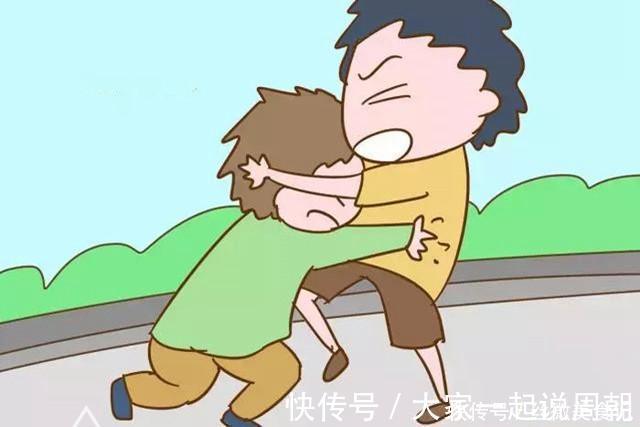 孩子|孩子被打时，愚蠢的家长教孩子还击回去，聪明家长这样做值得借鉴