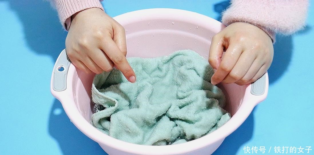毛巾用久了又臭又滑,聪明人用这招清洗,洗完跟刚买的一模一样