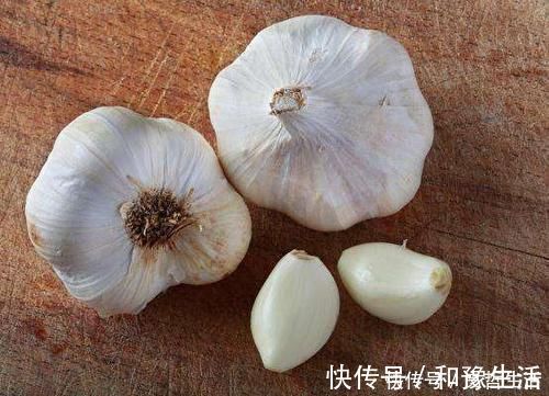 咳嗽|大蒜还在只用来吃？分享6个大蒜的小妙用，解决了生活中的烦恼