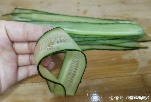 美食优选:年夜饭,一道凉菜别错过,5分钟端上桌,开胃爽口,寓意财源滚滚