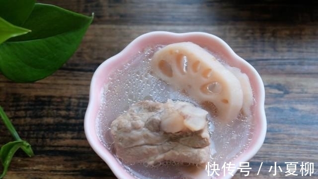 口蘑|假期宅在家,亲手做一桌饭菜,简单几道家常菜,孩子直夸菜真香