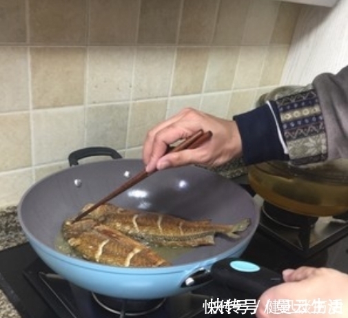 煎鱼,直接下锅就错了!破皮还煎糊,多做一件事,不破不粘还鲜嫩