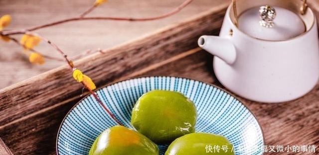 这种野菜路边很常见，摘回家蒸一蒸，变身网红美食，松软又清香