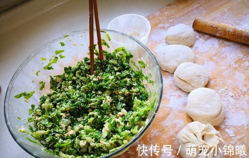 秋天，吃萝卜韭菜，不如多吃这菜，钙含量极高，包素包子吃真香啊