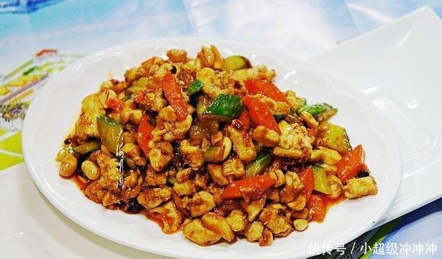 鸡胸肉最下饭的做法,我家隔三差五做一次,老人孩子都爱吃