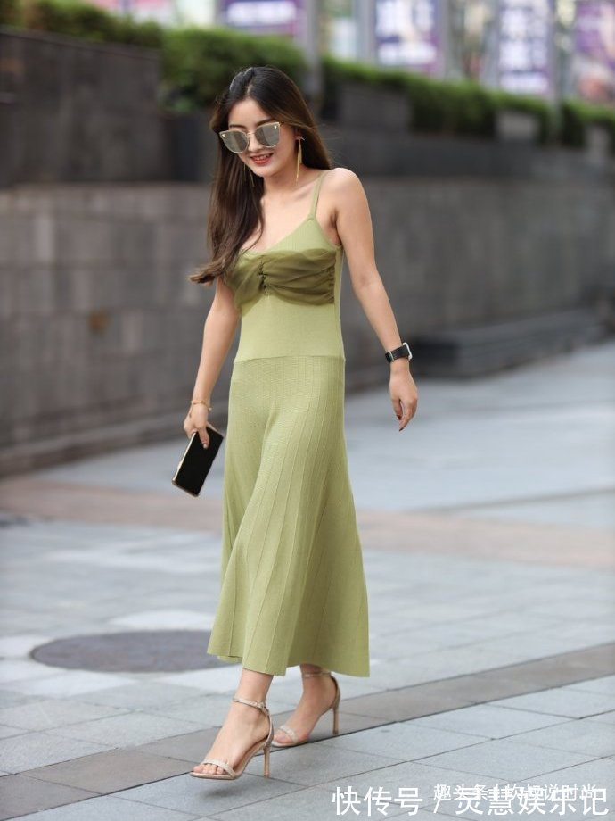 一字带|“仙女裙”就是这样,搭配简单快捷,让你轻松穿出大魅力