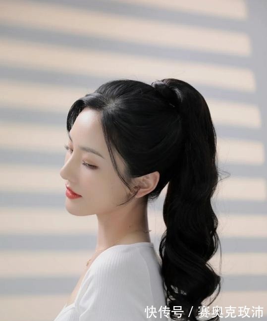 时尚|日常的时尚发型,高丸子头温柔甜美很有少女感,这款值得尝试