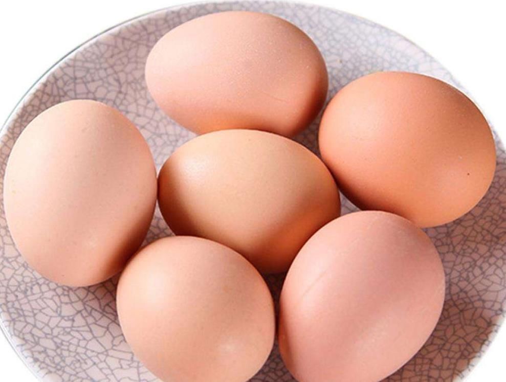 鸡蛋保存不要放冰箱,卖鸡蛋的大爷教你土法子,放几个月没问题