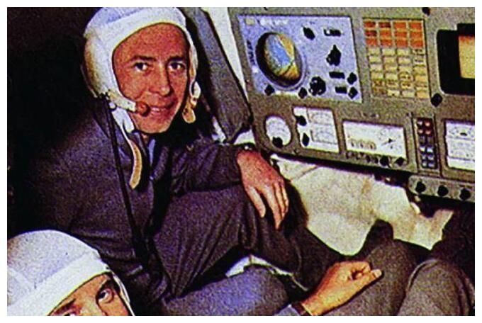 苏联时期倒霉的宇航员，被遗弃在太空311天，落地后祖国没了