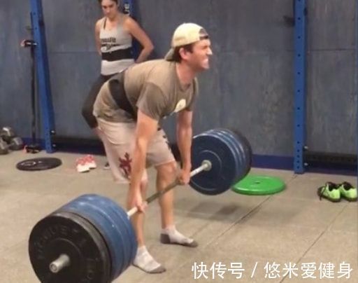 肌群|圆背硬拉——检验新人与高手训练水平的动作,完成大重量更轻松