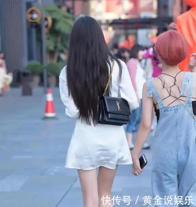 连衣裙|“下衣失踪”又火了,这样穿时髦优雅,展现了不一样的知性美!