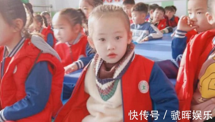 小女孩|女幼师拍了一张女孩的照片发到网上,网友准备带儿子来提亲啦