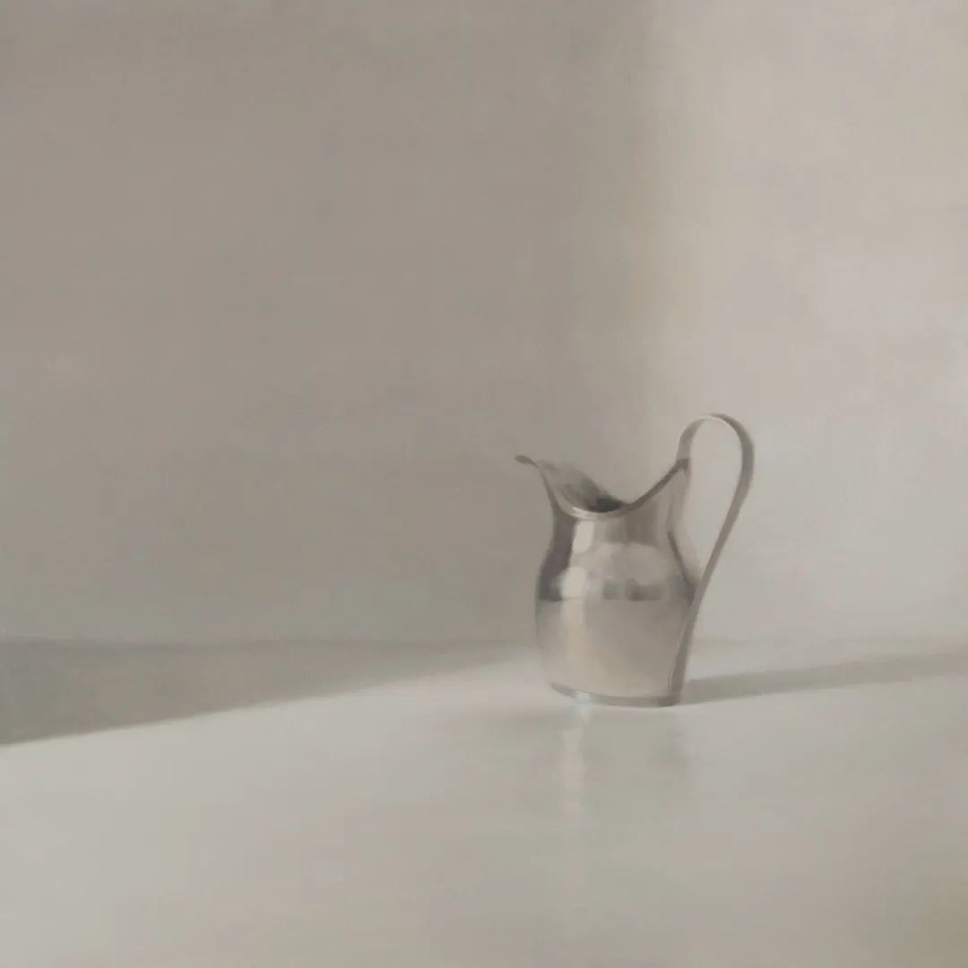 孤独感#柔和的光影和质感,她的静物画散发着一种孤独感!