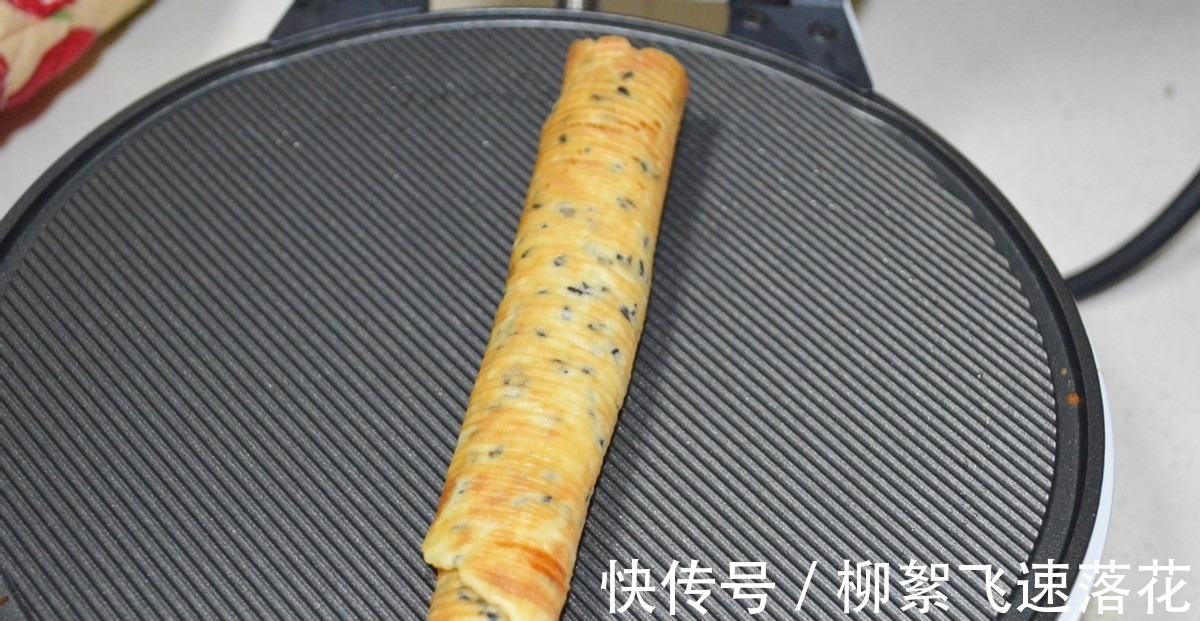 食材|教你用平底锅做蛋卷，酥脆可口，在家就能轻松做！