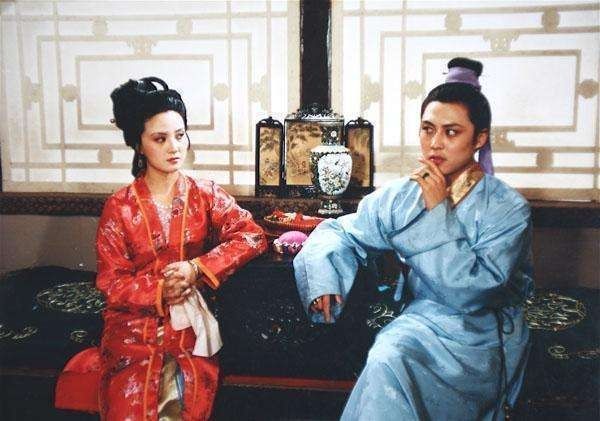 红楼梦|除了袭人，王夫人还给宝玉内定了另一个姨娘她是谁