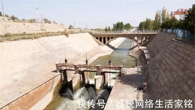 地区|亚洲最大沙漠水库：我国耗时40年建造而成，1年不到却尝到恶果